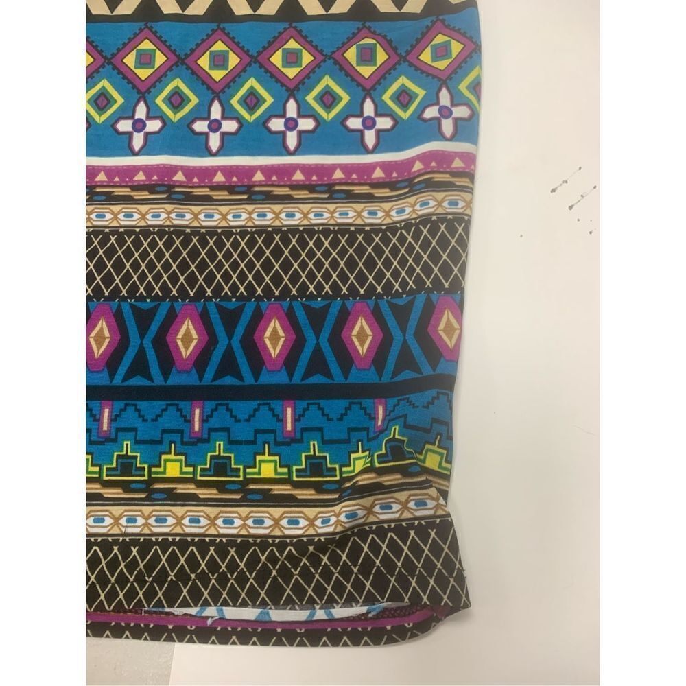 Sleeveless Patterned Dress - Picture 2 of 10